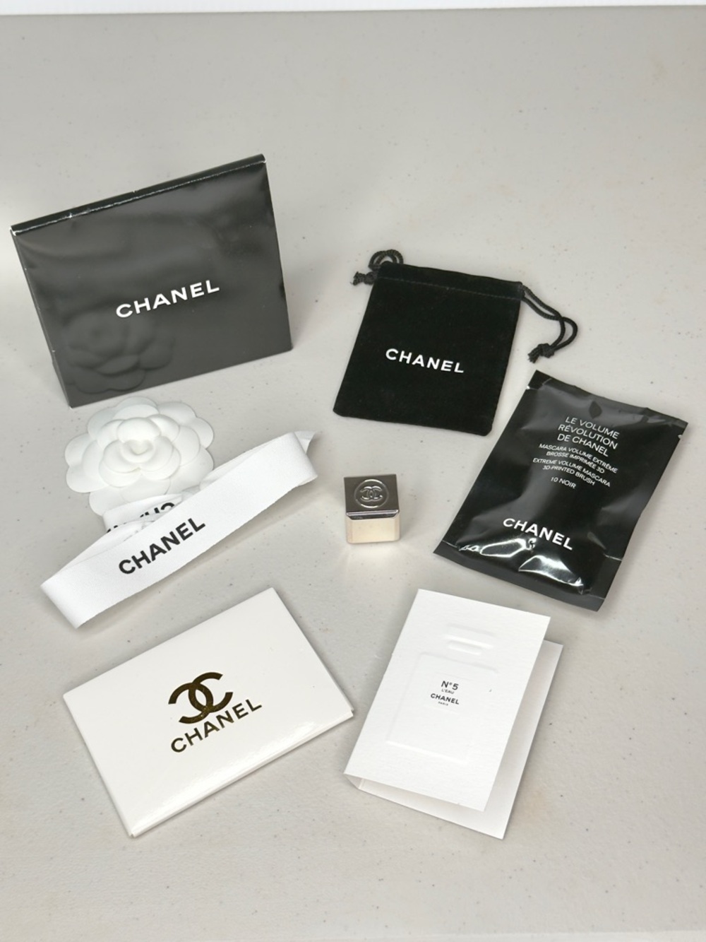 Chanel Beauty Bundle – Authentic Samples + Luxury Packaging Set (8 pcs)